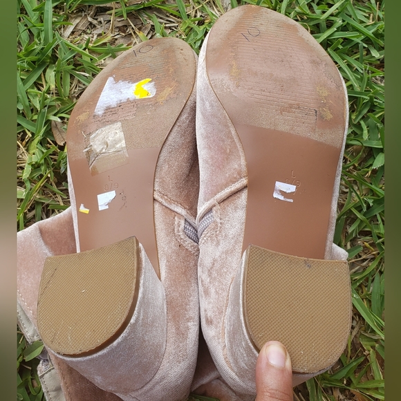 Size 8/9 Pink Velvet Rue 21 Booties - Picture 2 of 4